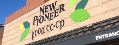 New Pioneer Co-op is one of Lieux qui ont plu à Shawn.