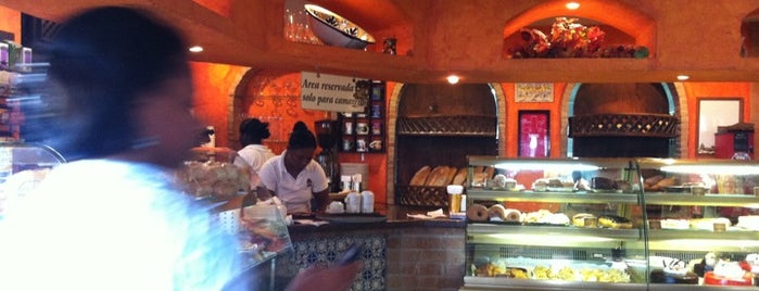 Las Leñas is one of Good Eats in Bavaro.