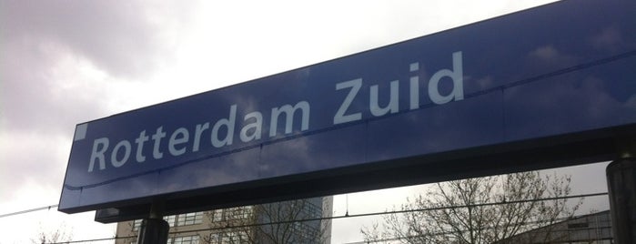 Station Rotterdam Zuid is one of สถานที่ที่ Theo ถูกใจ.