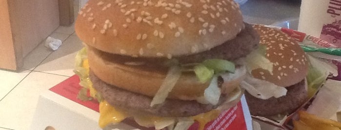 McDonald's is one of Locais curtidos por Matthew.