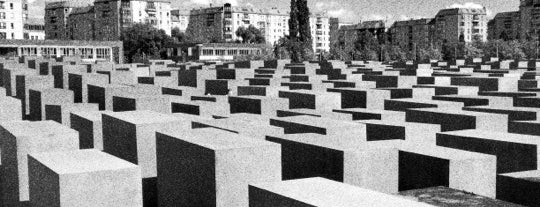 Мемориал памяти убитых евреев Европы is one of Berlin sights.