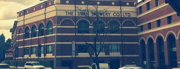 Old Swan Brewery is one of Lugares favoritos de Stewart.