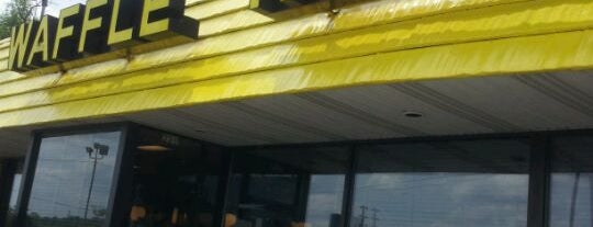 Waffle House is one of Locais curtidos por Byron.