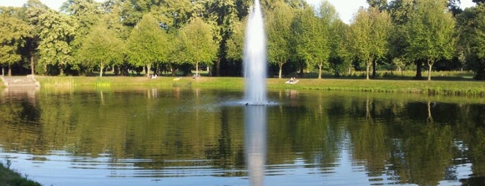 Clara-Zetkin-Park is one of Lieux sauvegardés par Galina.