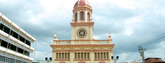 Santa Cruz Church is one of Cruise Along the River of Kings.