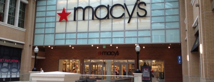 Macy's is one of Orte, die Paul gefallen.