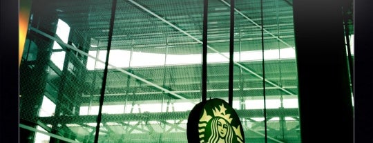 Starbucks is one of Locais curtidos por Teppan.