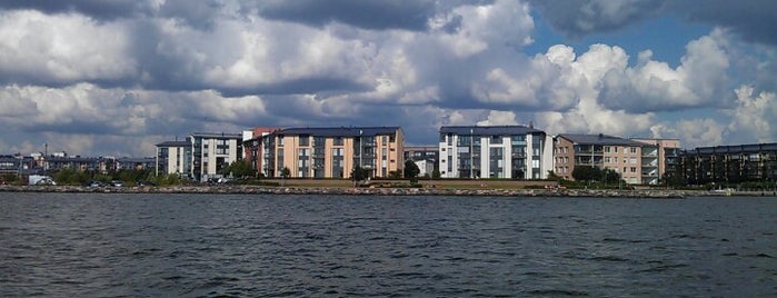 Herttoniemenranta / Hertonäs strand is one of Tempat yang Disukai Artem.