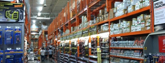 The Home Depot is one of Avelinoさんのお気に入りスポット.