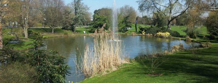 University of Surrey Lake is one of Guildford.