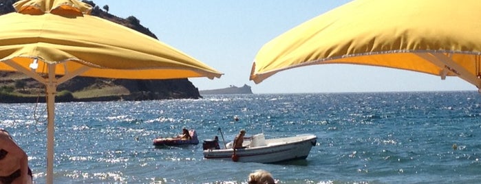 Anaxos Beach is one of Fusun'un Beğendiği Mekanlar.