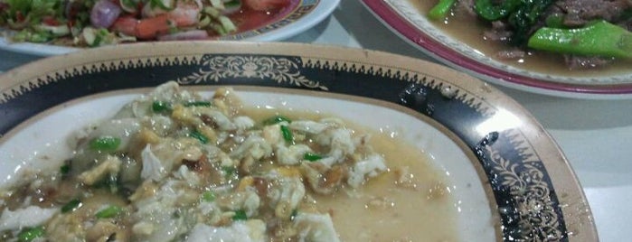 เล้งเล่าชื้อเลิศรส is one of ร้านอาหารในโคราชสำหรับมื้อเย็น - Dinner in Korat.