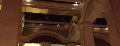 Lobby Grand Hyatt Erawan is one of Hotels.