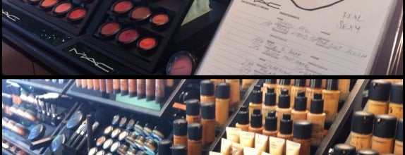 MAC Cosmetics is one of Veronikaさんのお気に入りスポット.