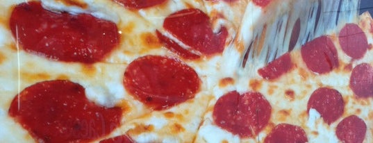 Little Caesars Pizza is one of Rhea : понравившиеся места.