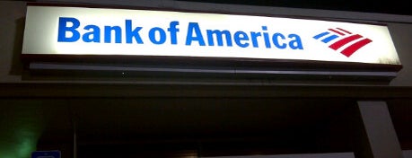 Bank of America is one of Stephanieさんのお気に入りスポット.