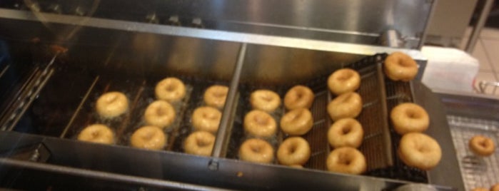 Sparky's Donuts is one of Locais curtidos por C.