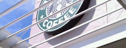 Starbucks is one of สถานที่ที่ La-Tica ถูกใจ.