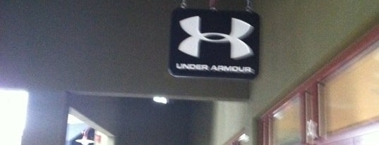 Under Armour is one of สถานที่ที่ Andy ถูกใจ.