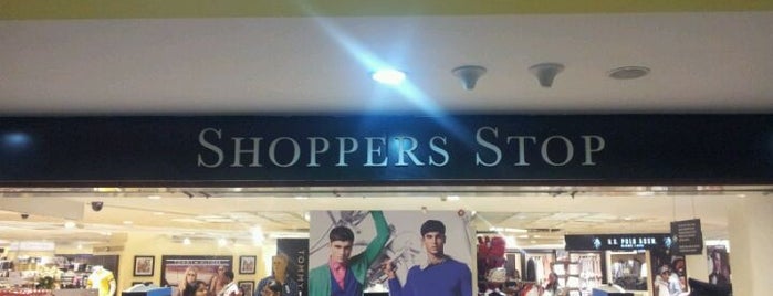 Shoppers Stop is one of Rashmiさんのお気に入りスポット.