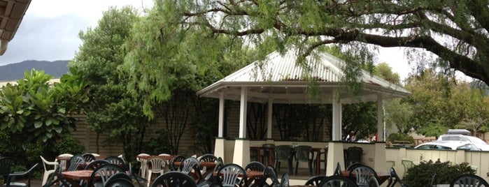 Pepper Tree Restaurant & Bar is one of Tristan’s Liked Places.