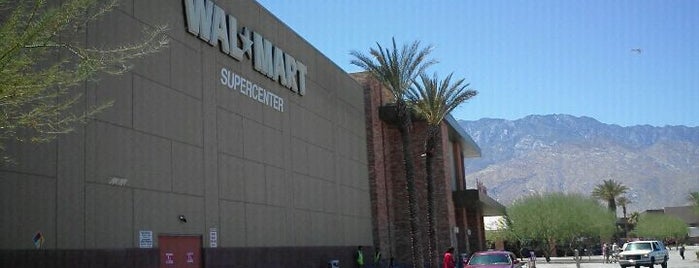 Walmart Supercenter is one of Tempat yang Disimpan Marti.