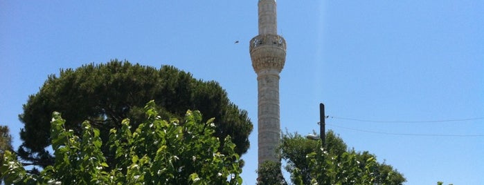 Yaylakoy Camii is one of ahmet 님이 좋아한 장소.