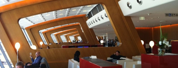 Qantas International First Lounge is one of Orte, die Mark gefallen.