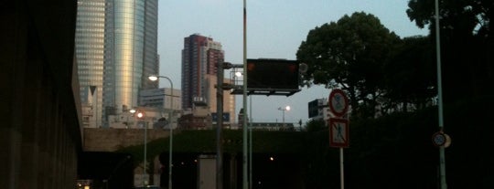 Roppongi Tunnel is one of iPhone App Tokyo Vista Spots.