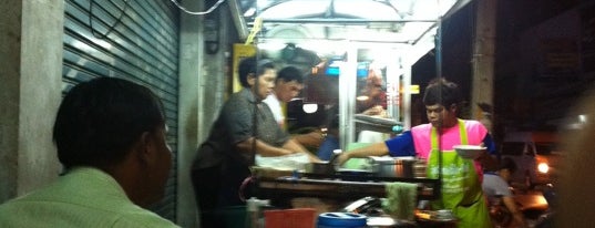 ก๋วยเตี๋ยวป้าทุเรียน is one of ร้านอาหารในโคราชสำหรับมื้อเย็น - Dinner in Korat.