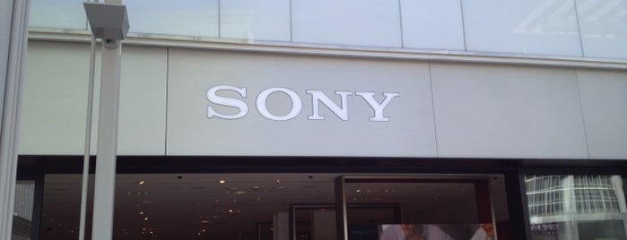 Sony Store is one of สถานที่ที่ Eduardo ถูกใจ.
