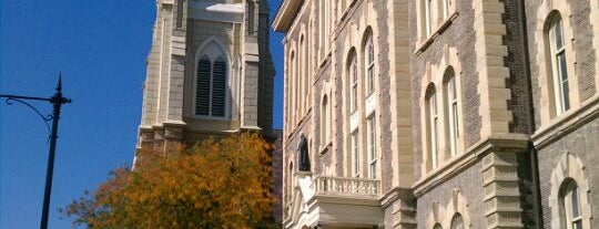 St. Ignatius College Prep is one of Lieux qui ont plu à Rico.