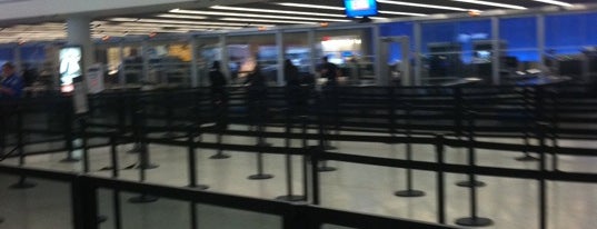 Международный аэропорт имени Джона Кеннеди (JFK) is one of New York City.