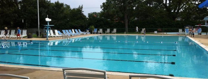 Swan Lake Swim Club is one of Orte, die Kyle gefallen.