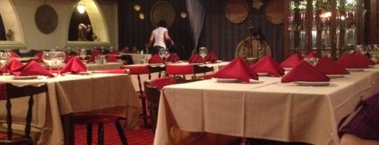 Aladdin Restaurant is one of Tempat yang Disukai Jason.