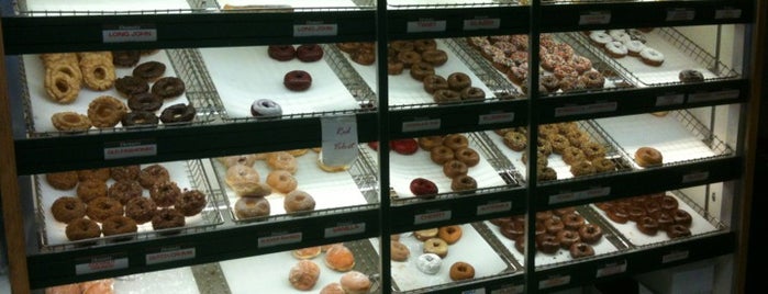 Donut Hut is one of What To Do In Des Moines.
