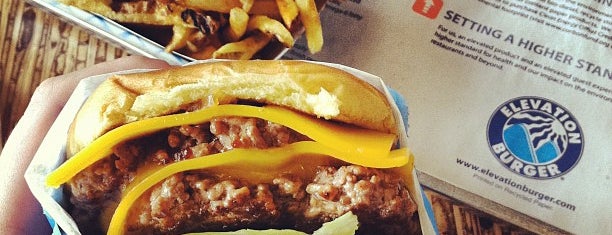 Elevation Burger is one of Sally : понравившиеся места.
