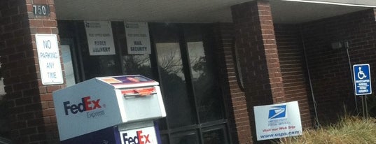 US Post Office is one of สถานที่ที่ Sami ถูกใจ.