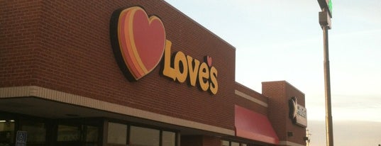 Love's Travel Stop is one of Michaelさんのお気に入りスポット.
