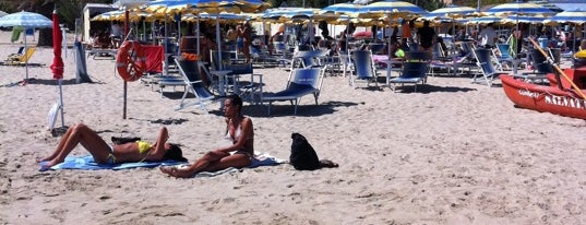 Golden Beach is one of Stabilimenti Balneari San Benedetto del Tronto.