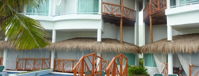 El Dorado Casitas Royale Resort is one of Orte, die Andrew gefallen.