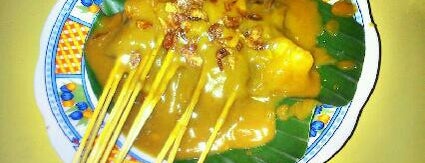 Sate Padang Pondang is one of Kuliner Halal di Pontianak.