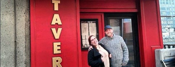Bukowski Tavern is one of Burgers.