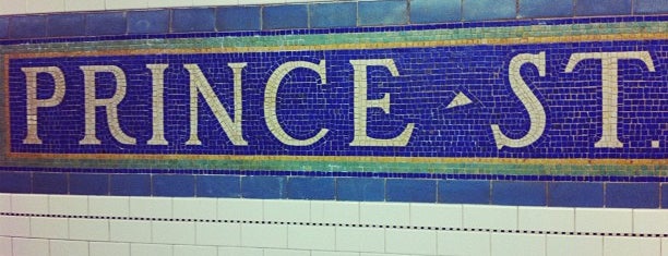 MTA Subway - Prince St (R/W) is one of Tempat yang Disukai Jason.