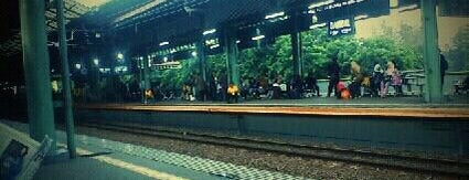 Stasiun Gambir is one of Place With Spectacular Beauty in Jakarta #VisitUs.