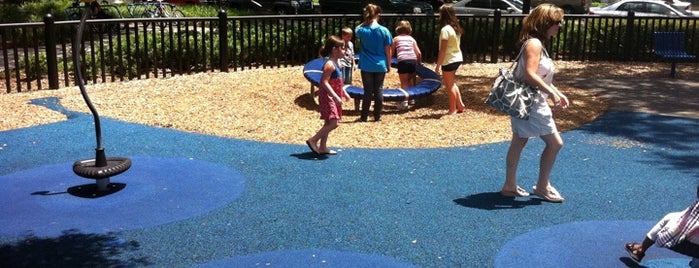 Lake Eola Park is one of Most Playful Cities: Orlando.