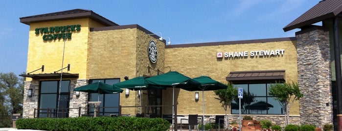 Starbucks is one of Orte, die Wednesday gefallen.