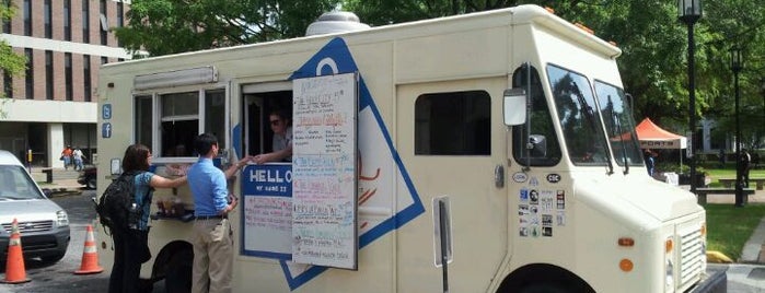 Hello My Name Is BBQ is one of Charleston Food Trucks.
