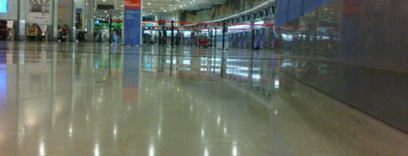 Aeroporto di Madrid-Barajas (MAD) is one of Top Airports in Europe.