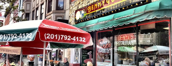 Benny Tudino's is one of สถานที่ที่บันทึกไว้ของ Lizzie.